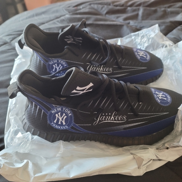 MEN'S NY. YANKEES BLACK SNEAKERS SIZE 13 BRAND SPANKIN NEW!!!!!!!!!!!!!!!!!!!!! - Picture 12 of 16
